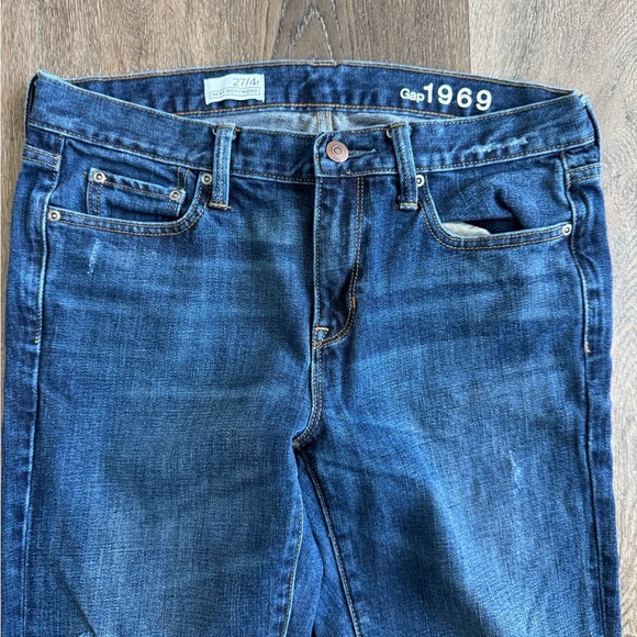 Gap Jeans, Sexy Boyfriend.  Women’s size 27/4.  Dark wash. Great used condition! - Picture 4 of 9